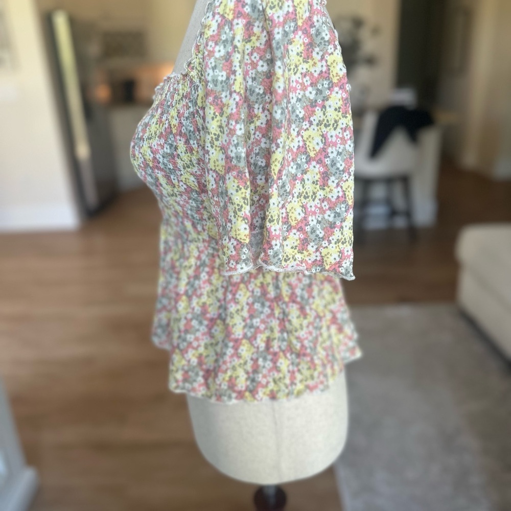 Floral Top - Picture 5 of 5